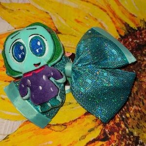 Inside out ENVY Hair‎ Bow